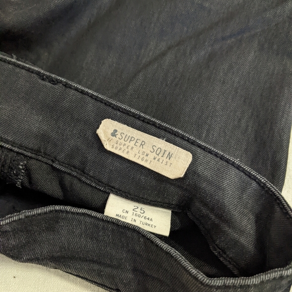 & Super Sqin - Picture 3 of 3